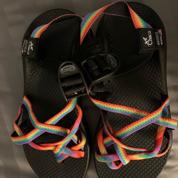 Chacos size 6 Pride sandals - brand new! Never worn! - Picture 3 of 3